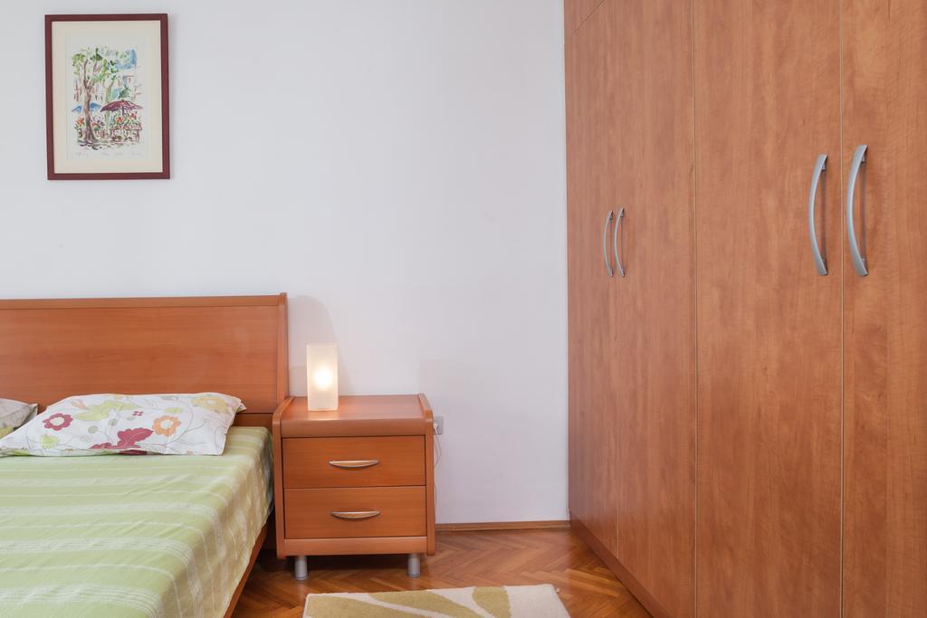 Apartment Nevia Makarska Habitación foto